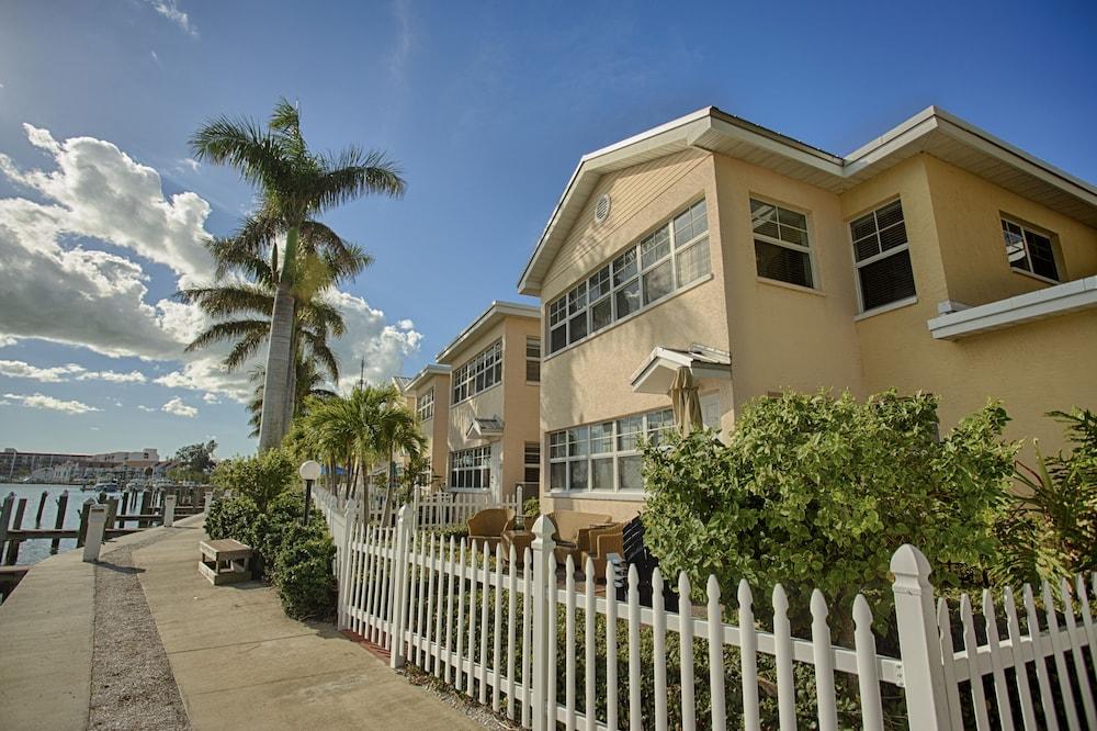Barefoot Beach Resort Clearwater Beach Exterior photo