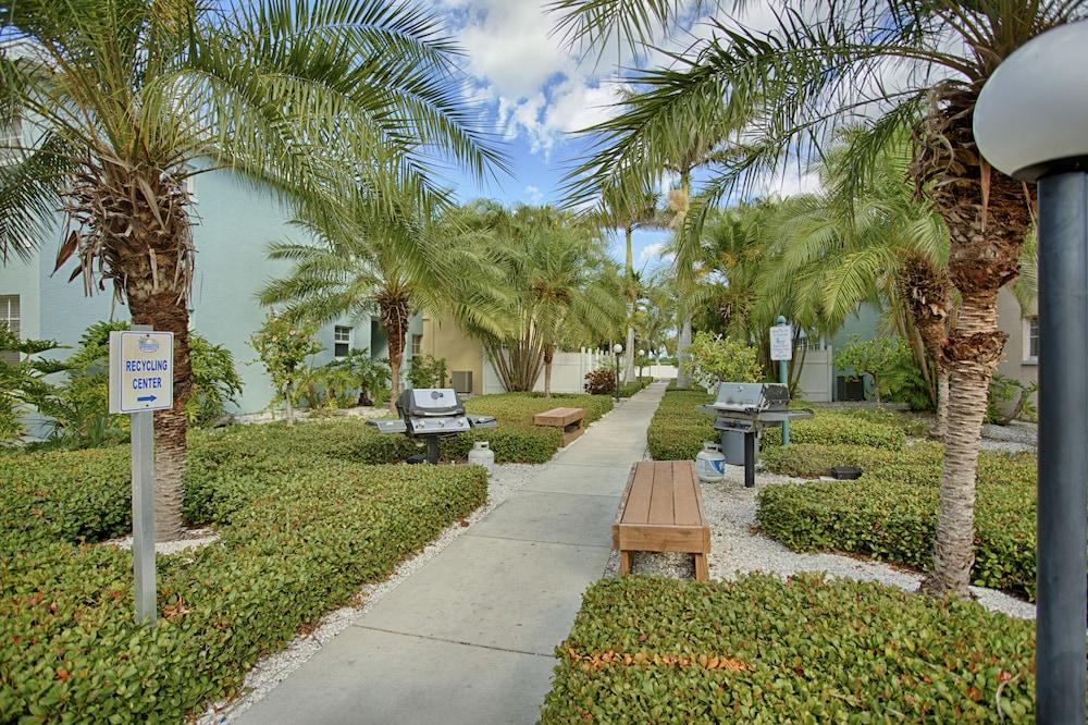 Barefoot Beach Resort Clearwater Beach Exterior photo