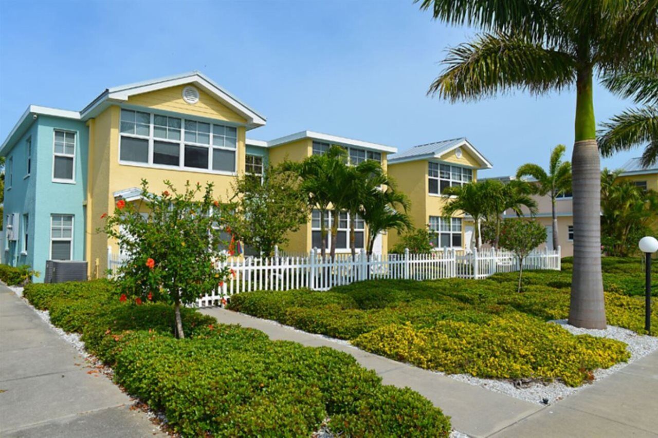 Barefoot Beach Resort Clearwater Beach Exterior photo